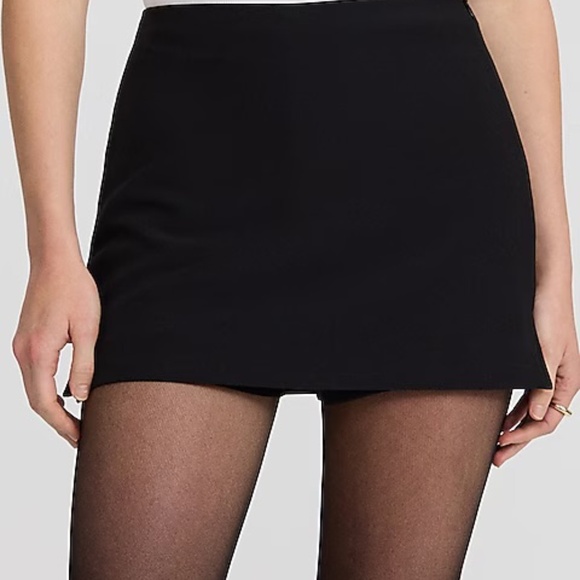 Express Editor Skort size 4 - Picture 5 of 5